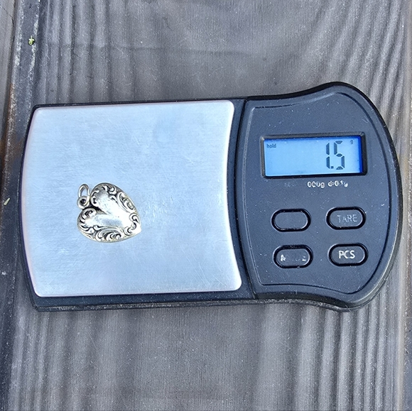 Vintage Victorian revival silver repousse scrollwork puffy heart pendant - Picture 11 of 16